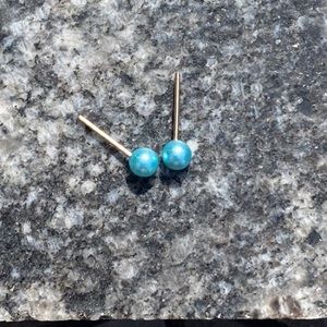 Vintage gold plated 4 mm faux pearl earring posts.